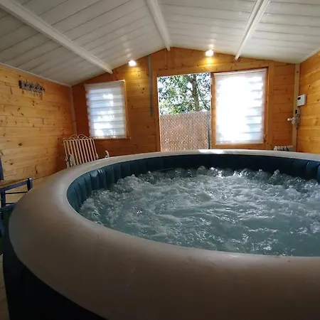 La Grange, Appartement Avec Jardin Et Jacuzzi 